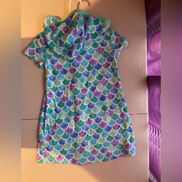 Girls hooded swim coverup - Picture 2 of 3